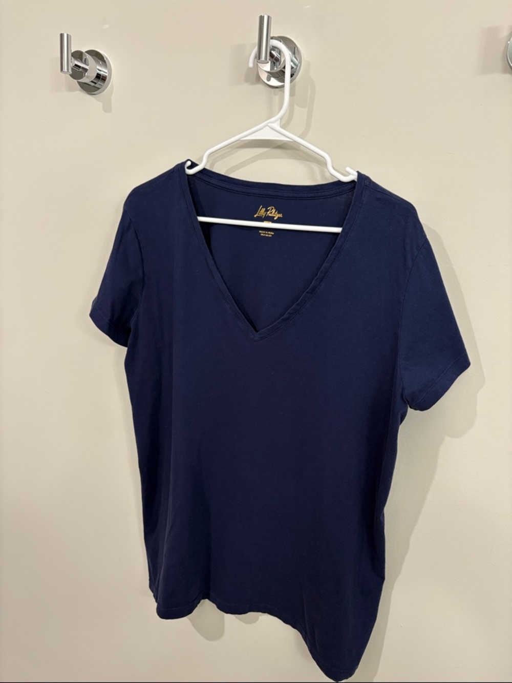 Lilly Pulitzer Dark Navy V‑Neck Short Sleeve Tee WORN ONCE